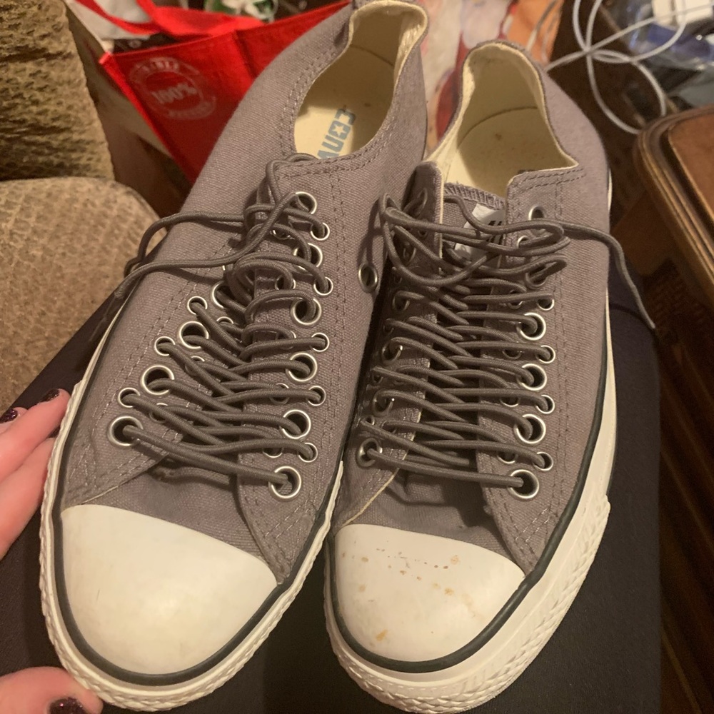 Grey converse